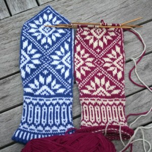 Zinnia mittens knit in Dale of Norway Baby Ull yarn, Mary Ann Stephens 2011