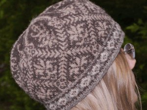 shetland natural version of the Amaryllis Hat, a ladies' tam