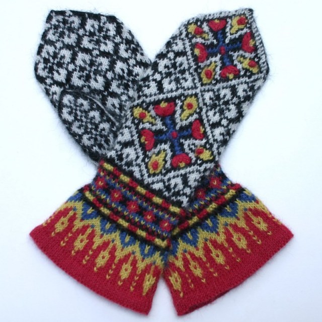Ladies' Camissonia Mittens, knit in Dale Garn Alpakka 100% alpaca yarn